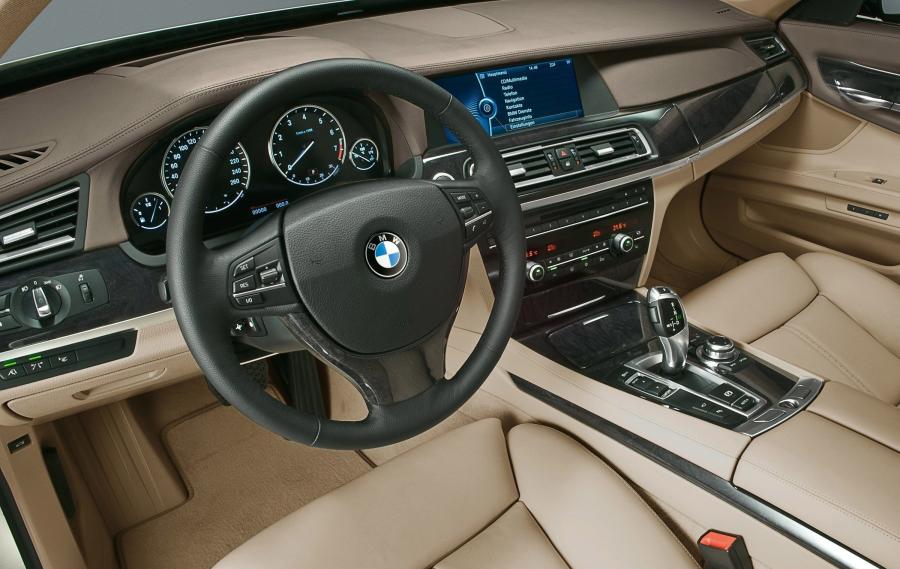  BMW 7-Series 2009 года  (фото 133 из 167)